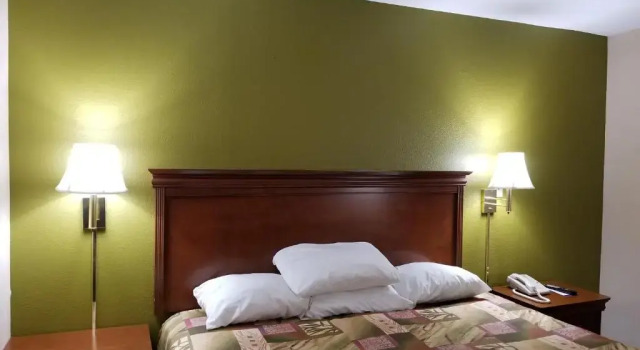 Номер Standard Briarwood Inn