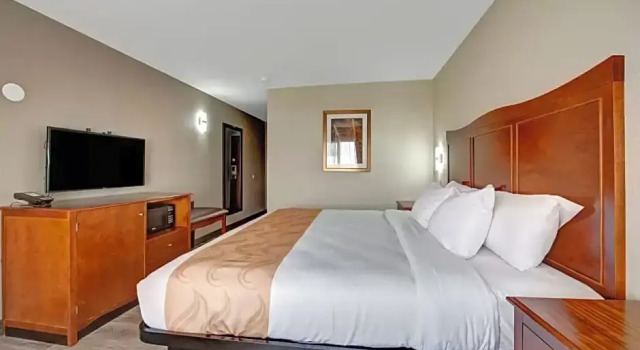 Шестиместный люкс Suburban Studios near Mesa Verde