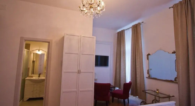 Golden Rooms Bed & Breakfast, Забронировать Отель Отели в центре Триеста, в центре