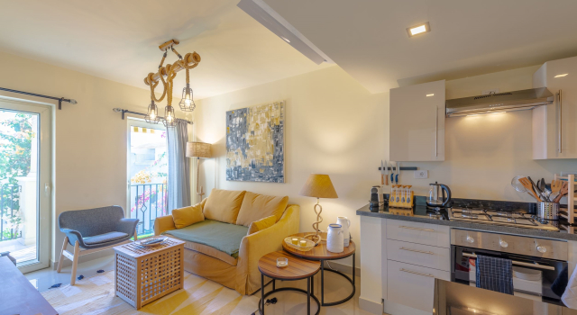 VESTA - Luxury APT - 2BR - Veranda