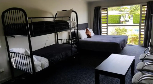 Семейный номер Standard с видом на город Silver Fern Lodge