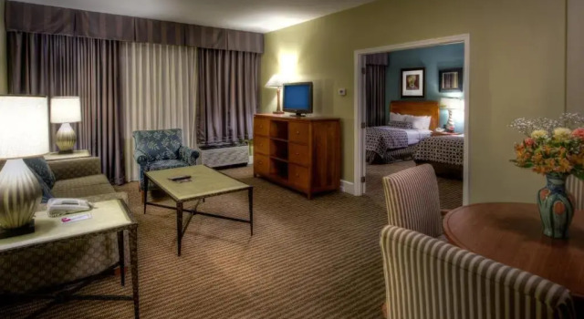 Четырёхместный люкс c 1 комнатой The Rockville Hotel, a Ramada by Wyndham