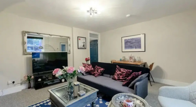 Spacious 1 Bedroom Garden Flat Near King's Road