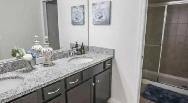 Luxury 6 Bedroom 5 Bathroom Pool Home in Windsor at Westside