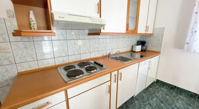 Apartman Ljiljana 1, Забронировать Апартаменты/квартира Отели Приморско-Горанской жупания с парковкой, Парковка