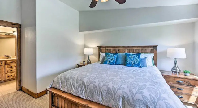 Gorgeous Steamboat Townhome: Shuttle to Ski Resort, Забронировать Курортный отель Стимбот-Спрингс Колорадо, рядом с Steamboat Powdercats