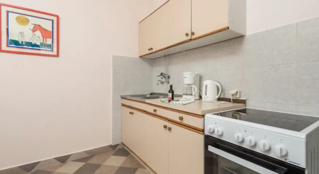 Stunning Apartment in Barbat na Rabu With Wifi and 2 Bedrooms, Prenota Appartamento Hotel a Isole Quarnerine con parcheggio, Parcheggio