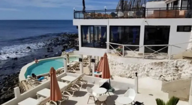 Surfeur Paradise, Book Hotel Dakar Dakar