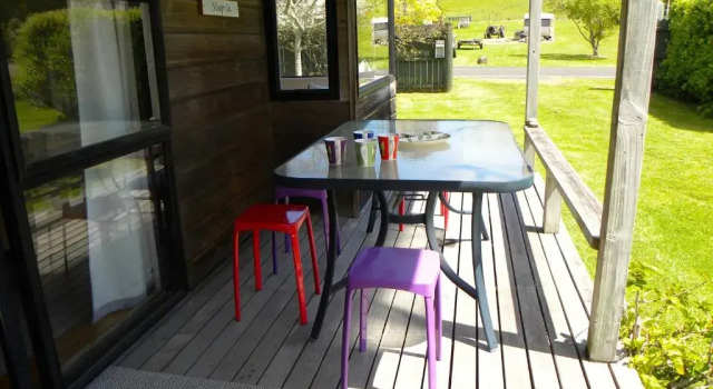 Fun at Wharekaho - Simpsons Beach Holiday Home, Rezerwuj Hotel Whitianga 