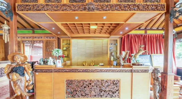Joglo Garut Cottage by OYO Rooms, Book Feriehus Hoteller i Garut med parkering, Parkering