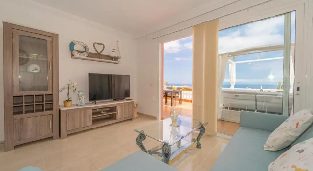 Luxury Penthouse 105m2,bali bed,heated pool,Sunset