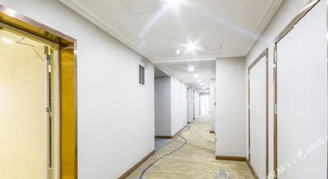 MiYa Hotel (Chengdu Century City Exhibition Center Subway Station Store)