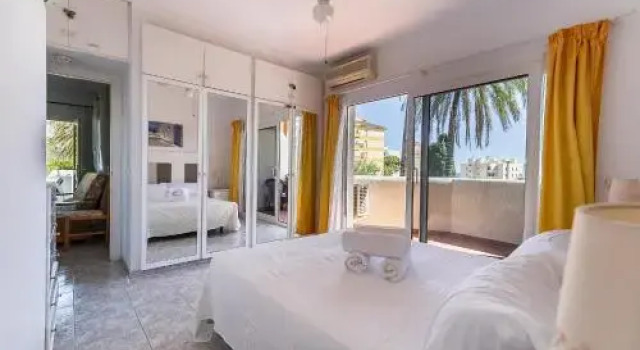 Benalbeach With Pools And Seaview, Забронировать Апартаменты/квартира Отели Бенальмадена с парковкой, рядом с Playa de Torrebermeja, Парковка
