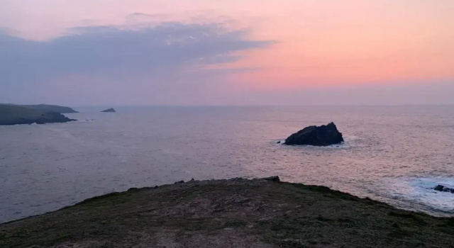 Апартаменты SEA BEACH & COASTAL VIEWS from LRG SUN TERRACE G Bay Apartments OVERLOOKS FISTRAL BEACH MOST DESIRABLE LOCATION SLEEPS & DINES 6 which includes SOFABED 2 BATHROOMS AL FRESCO Dining Smart tv all rooms PRIVATE PARKING 2 CARS sat-sat only April-Nov please