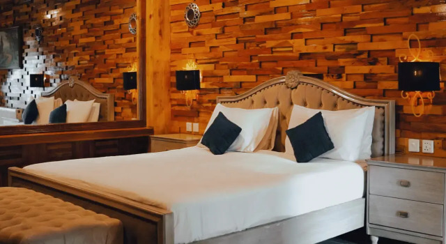 Alpine Hotel  Nathiagali, Rezerwuj Hotel Hotele w Punjab Region z parkingiem, Parking