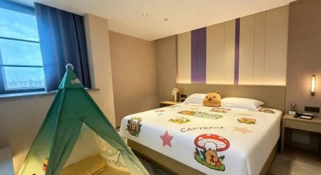 Номер Standard с красивым видом из окна Lavande Hotel Chengdou Qingbai River Phoenix Lake