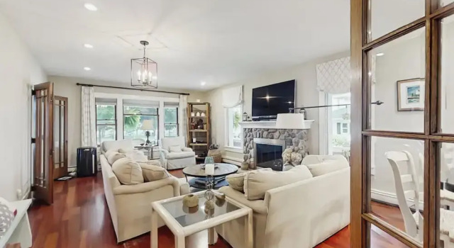 5BR Lake-view Home w/ Pool & Seasonal Hot Tub