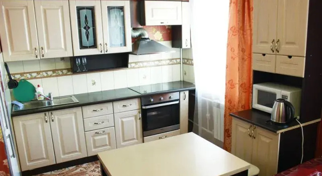 Apartamenty Dobryye Sutki na ul. Sovetskoy, d. 214, Book Lejlighed Hoteller i Altaj kraj med parkering, Parkering