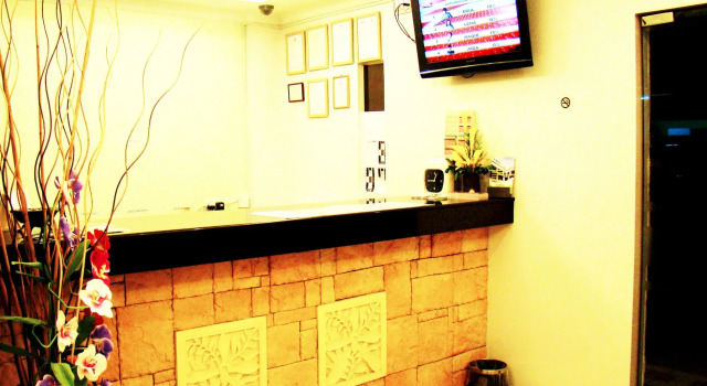 Adel Hotel