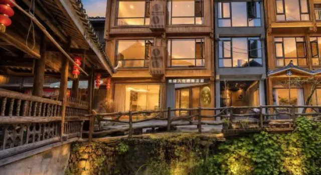 Qiyue Pavilion ・ Qiaopan Yunju Villa Zhaijing Xianju Boutique Stay (Zhaoxing Dong Village), Rezerwuj Boutique Hotel Hotele butikowe w Qiandongnan, Boutique Hotel
