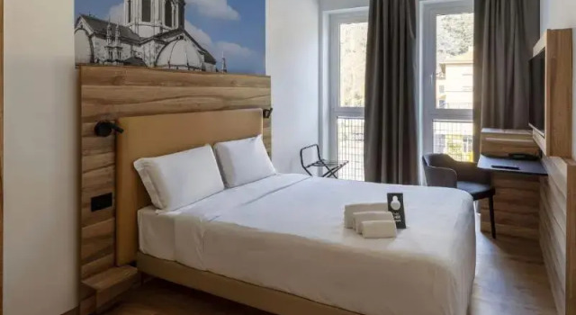 Standard- dobbelt værelse B&B Hotel Como Baradello