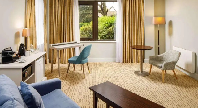 Полулюкс Mercure Hull Grange Park Hotel