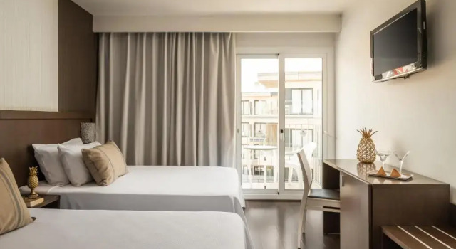 Трёхместный номер Standard The Place Mariner by ALEGRIA Adults Only