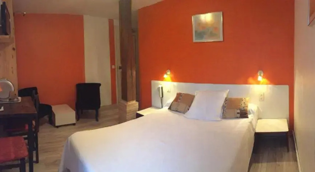 Трёхместный номер Standard Auberge Les Glycines