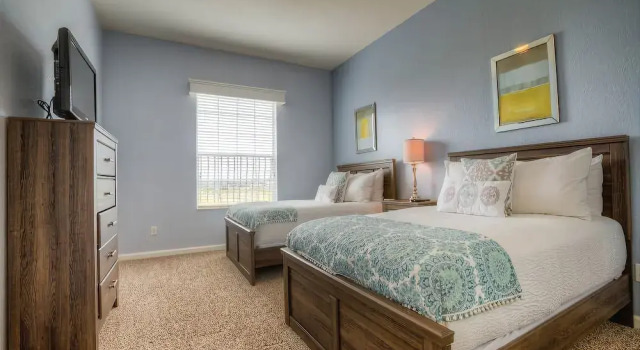 5048 Shoreway Loop #402,