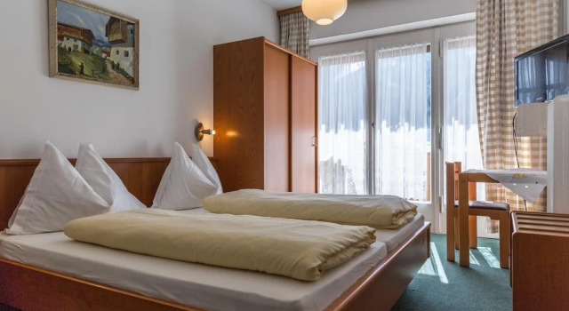 Hotel-Garni Bergland, Rezervovat Hotel Hotely v Tyrolsko s parkováním, Parkování