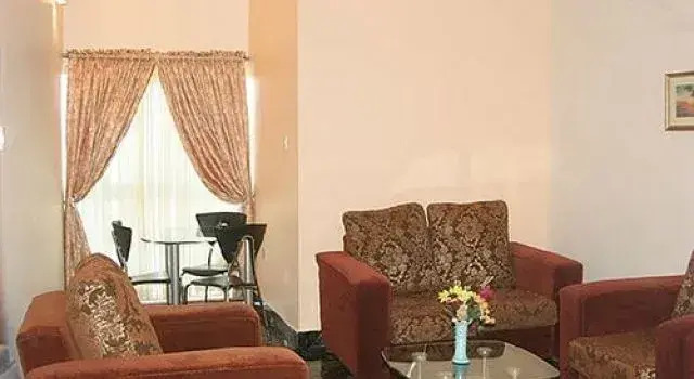 Sunfit International, Rezervovat Hotel Hotely v Badagry s parkováním, Parkování