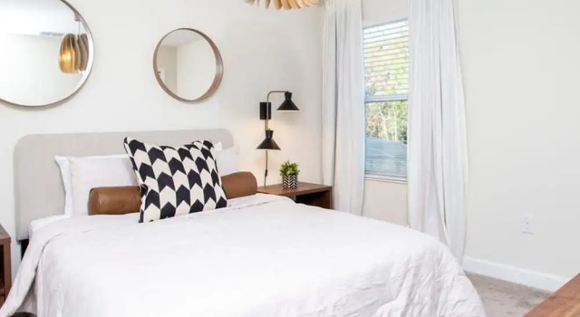 4577 Stunning 7BD Home