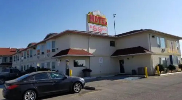 Western Budget Motel #1 Red Deer, Rezervovat Motel Hotely v Red Deer s bazénem, Bazén