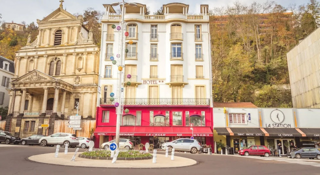 Le CESAR HOTEL, Prenota Hotel Hotel a Alvernia con parcheggio, Parcheggio