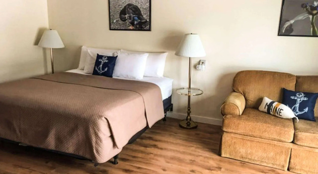 Двухместный полулюкс Colonial Inn Ellsworth