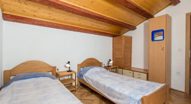 Beautiful Apartment in Balenska Draga With 2 Bedrooms, Rezerwuj Apartament  