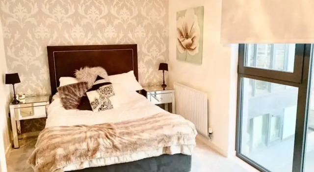 1 Bedroom Apartment in Bow With Spectacular Views, Varaa Huoneisto Asunnot kohteessa Merseyside, Huoneisto