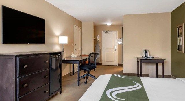 Quality Inn & Suites Quispamsis, Book Hotel Hotels in New Brunswick with a Pool, Swimming Pool