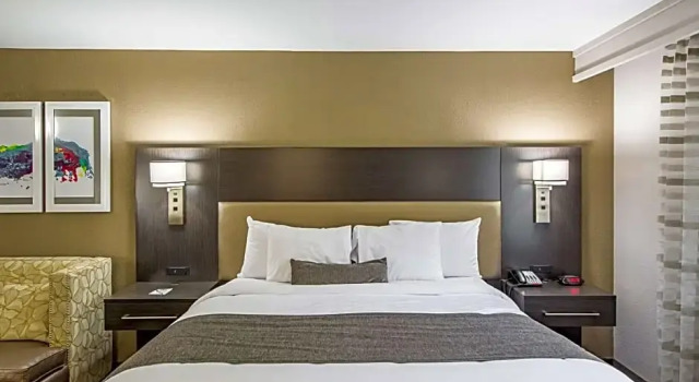 Двухместный номер Standard с балконом Best Western Plus Clemson Hotel & Conference Center