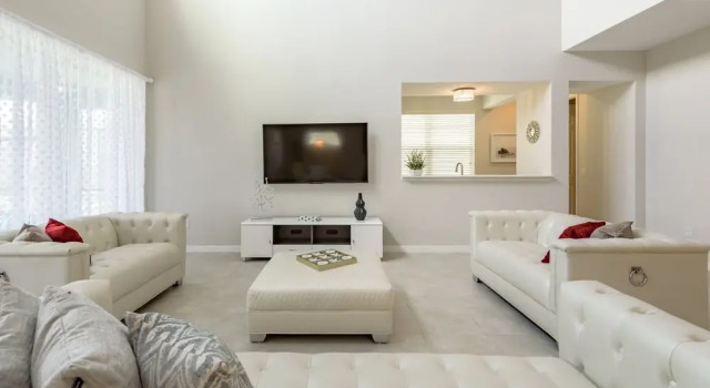 Amazing 6 Bedroom 5 Bathroom Solara Resort Villa, Book Ferieresort Hoteller i Four Corners med pool, Swimmingpool