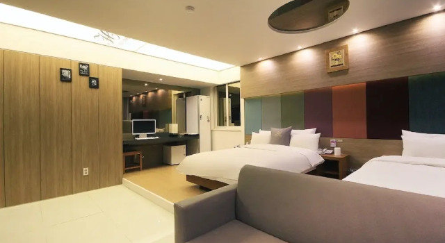 Номер Business H Drive Hotel