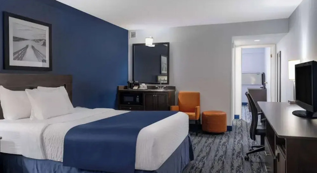 Люкс Travelodge Suites by Wyndham Saint John
