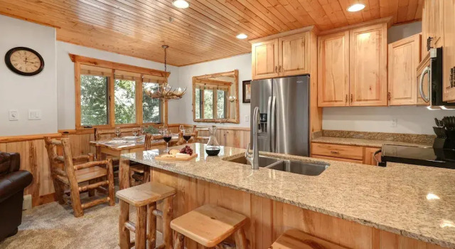 Timber Wolf Lodge 10d 2 Bedroom Condo by RedAwning