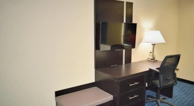 Двухместный люкс Karnes City Lodge