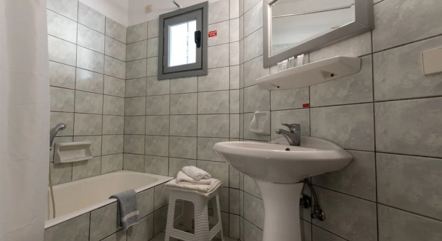 Трёхместный номер Standard с балконом Dedalos Hotel