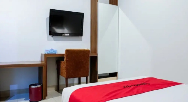 RedDoorz Plus near Pekanbaru Mall, Rezerwuj Hotel Pekanbaru Sumatra