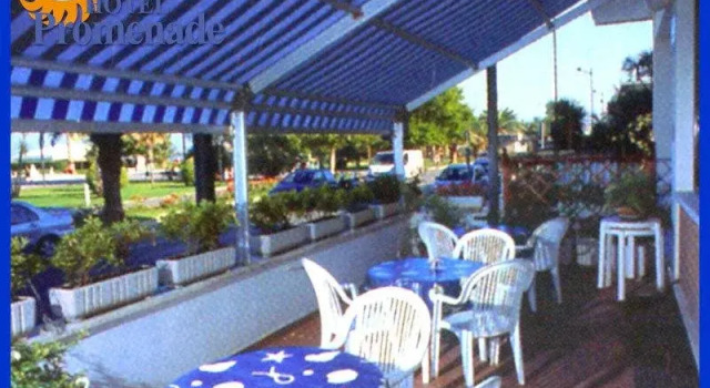 Hotel Promenade, Забронировать Отель Отели Побережья Марок с завтраком, Завтраки