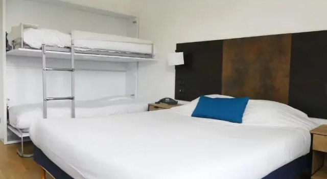 Четырёхместный номер Standard с видом на сад Hotel Abbaye du Golf de Lésigny