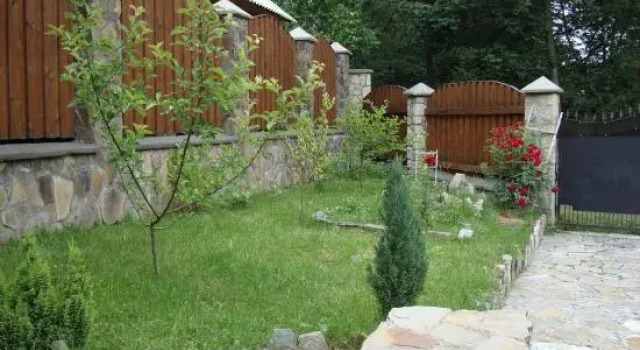 Котедж Гірський, Prenota Villa Hotel a Ivano-Frankovsk con parcheggio, Parcheggio