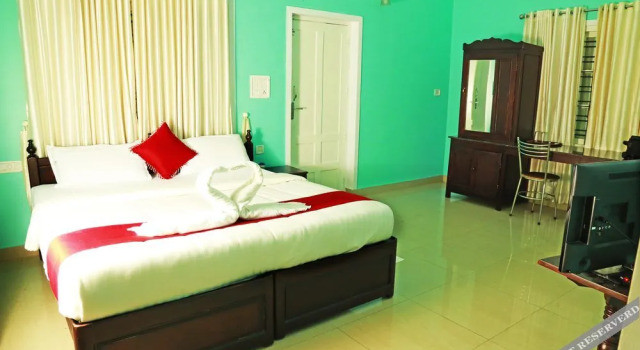 Aruvi Resorts